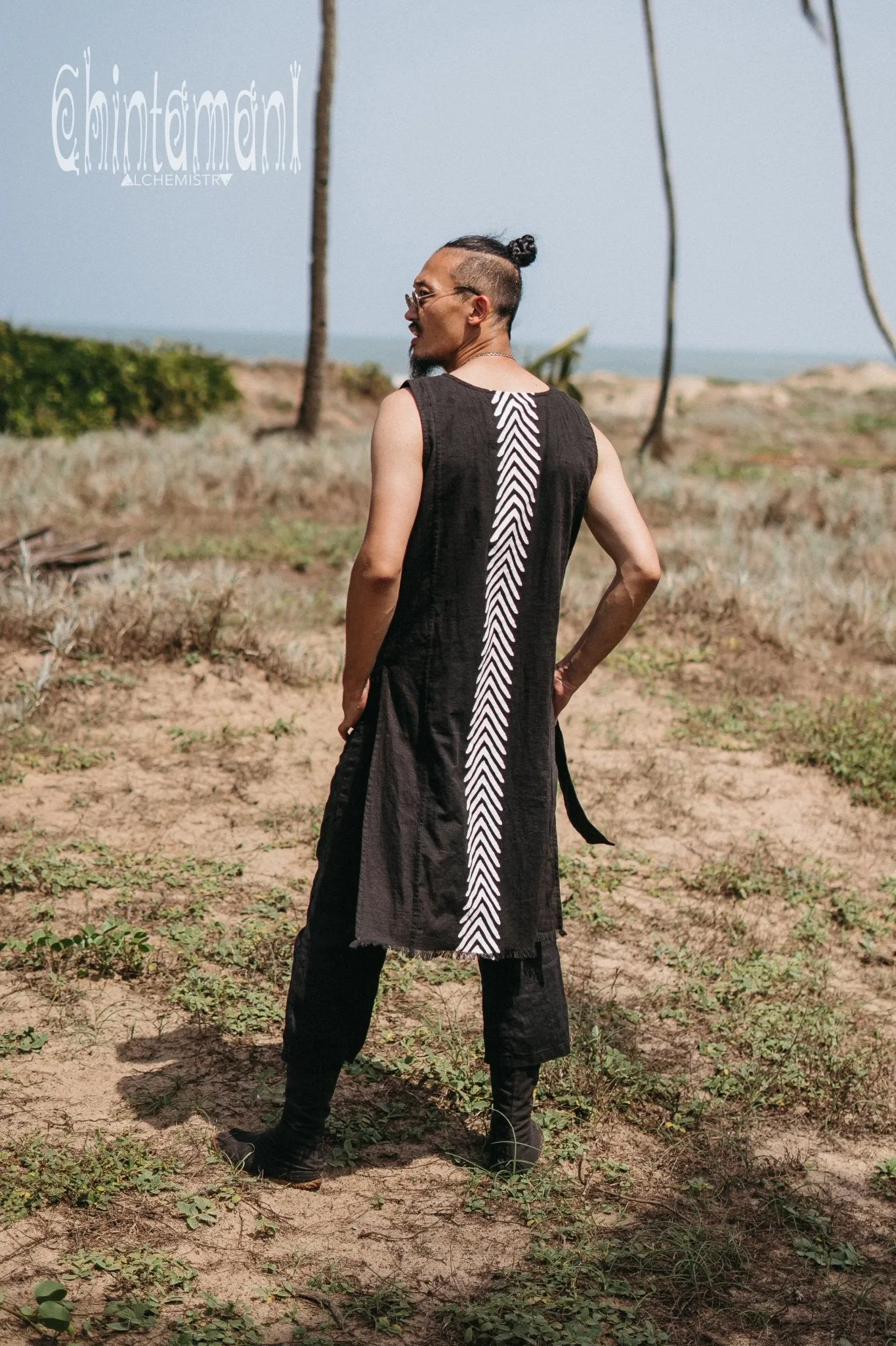 Organic Mens Long Top with Corners Print / Black