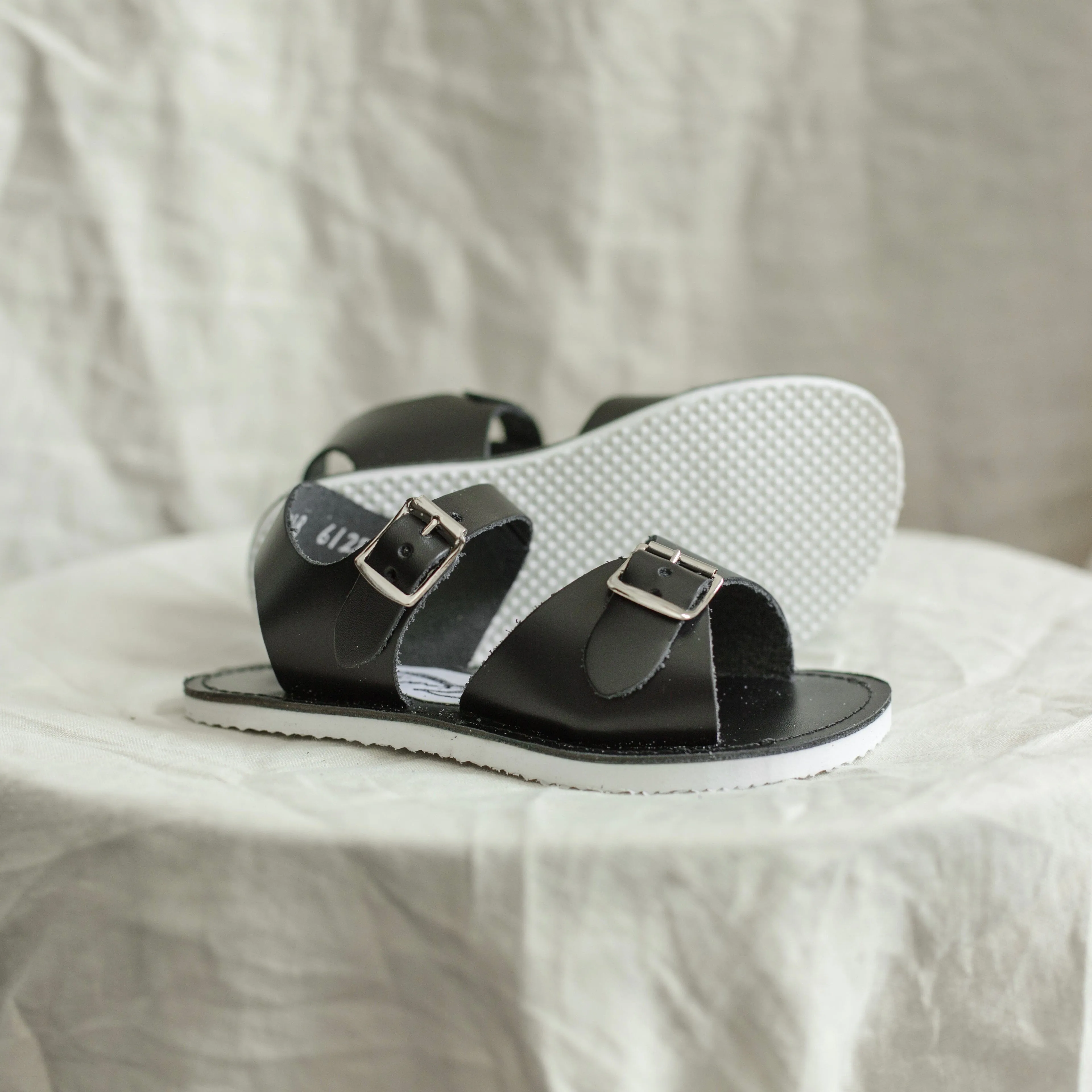 Stevie Sandal | Black