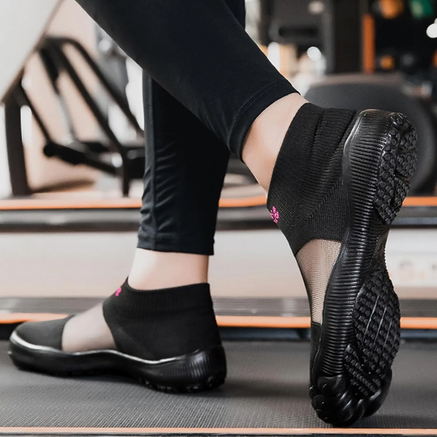 Water Shoes Women Barefoot Grounded Footwear for Women Men with Neuropathy Pool Shoes Wide Toe Box Sneakers Slip On Athletic Workout Gym Footwear Beach Swim Shoe Quick-Dry Breathable Lightweight